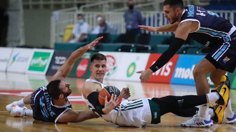 Πρόβλημα στον προσαγωγό ο Νέντοβιτς!