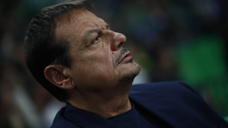 Ο Άταμαν ανακοίνωσε πως ο Παπαπέτρου επιστρέφει στην ομάδα (vid)