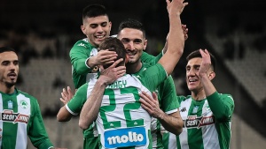 Στην αποστολή για ΑΕΚ ο Κουρμπέλης, έξω ο Πούγγουρας