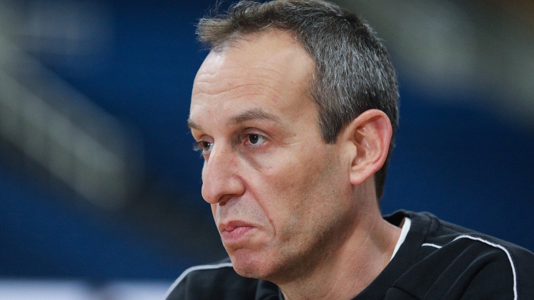 Κάτας: «Παίκτης κλειδί ο Χεζόνια - Να κατεβάσουμε το ρυθμό»