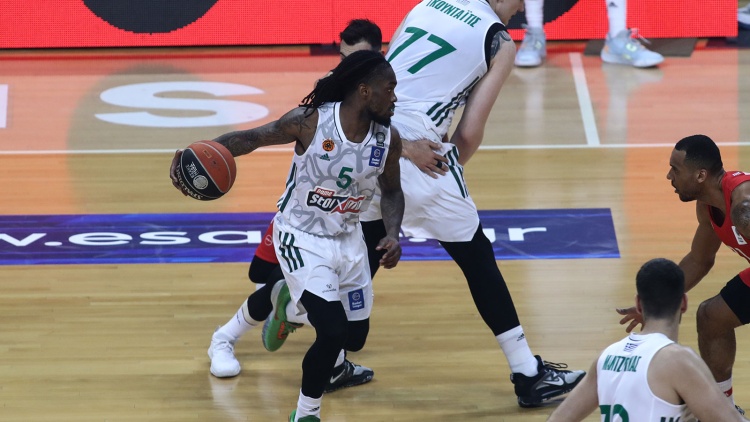 Οι γνωστοί 12 για τον Παναθηναϊκό – Χωρίς Σλούκα ο Ολυμπιακός