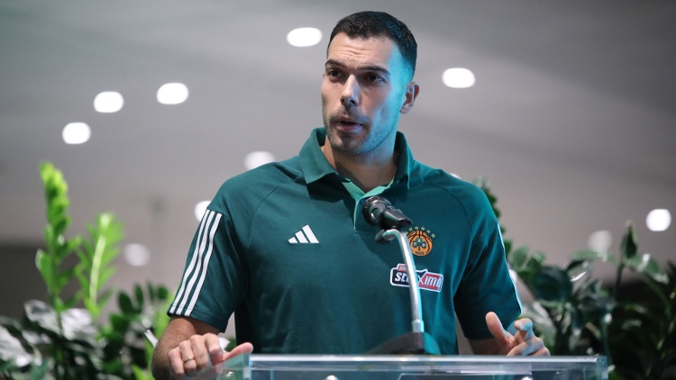 Σλούκας: «Ιστορική στιγμή για τη φανέλα του Παναθηναϊκού»