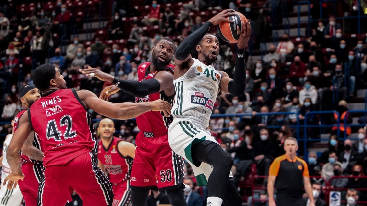 Τα στιγμιότυπα του Αρμάνι-Παναθηναϊκός (vid)