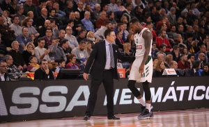 Αναπαράσταση διεκδίκησης ριμπάουντ από Πιτίνο (vid)