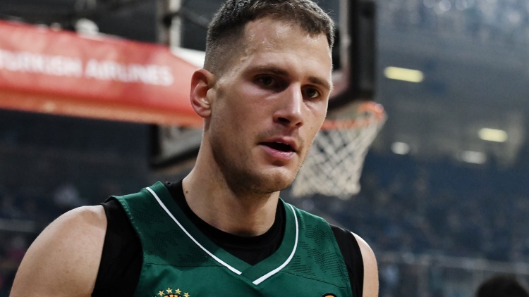 Έβγαλε το «καπέλο» στους οπαδούς του Παναθηναϊκού ο Νέντοβιτς (pic)