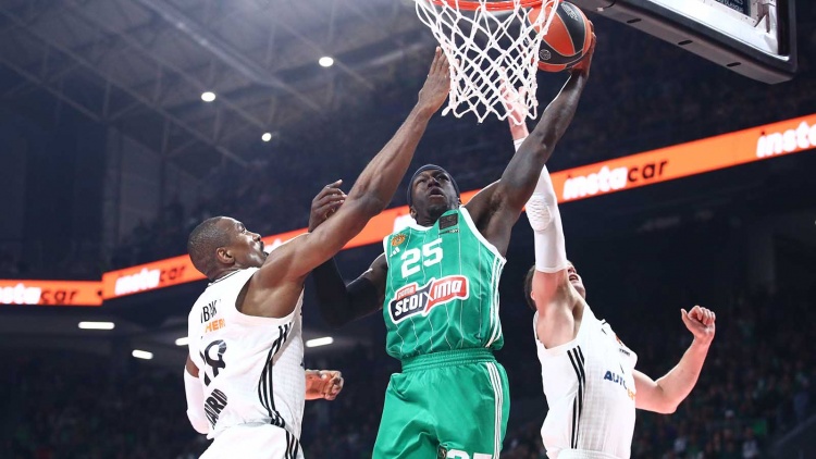 Ναν για το κάρφωμα σε Ιμπάκα και Χεζόνια: «Αυτό είναι που περιμένουν όλοι από μένα να δουν» (vid)