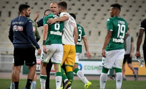 Φιλική ήττα με Μπεκ και Σένκεφελντ