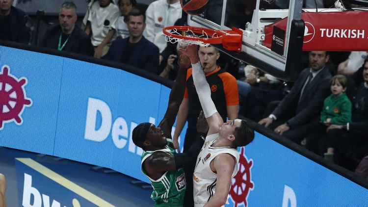 Με διπλό Ναν στην κορυφή το Top 10 της Euroleague (vid)