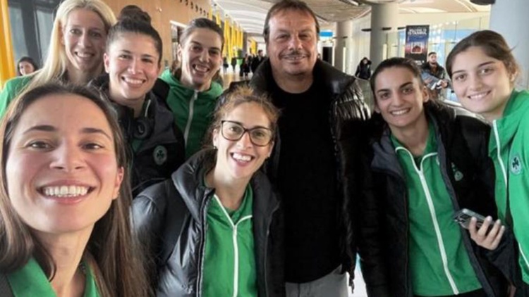 Συνάντηση της γυναικείας ομάδας μπάσκετ του Παναθηναϊκού με τον Αταμάν (pic)