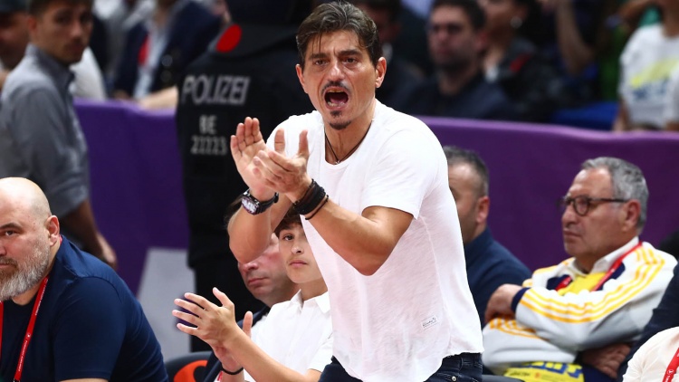 Παραχώρησε τα βοηθητικά γήπεδα του ΟΑΚΑ στα τμήματα μπάσκετ με αμαξίδιο και Ν.Α. ο Δ. Γιαννακόπουλος