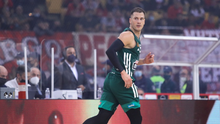 Νέντοβιτς: «Πιστέψαμε στην ανατροπή - Συμβουλεύομαι ψυχολόγο μετά τον κορωνοϊό»