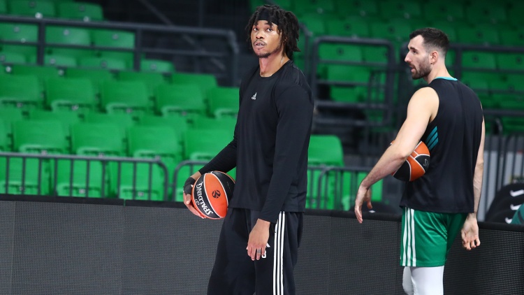 Ατομικό πρόγραμμα για Χολμς ενόψει Βίρτους στον Παναθηναϊκό