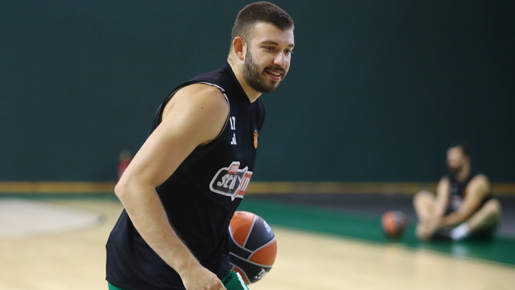 Νίκος Ρογκαβόπουλος: «Ήταν τιμητικό που ο Παναθηναϊκός έδειξε ότι με ήθελε πολύ - Θα δώσω όλο μου το είναι»