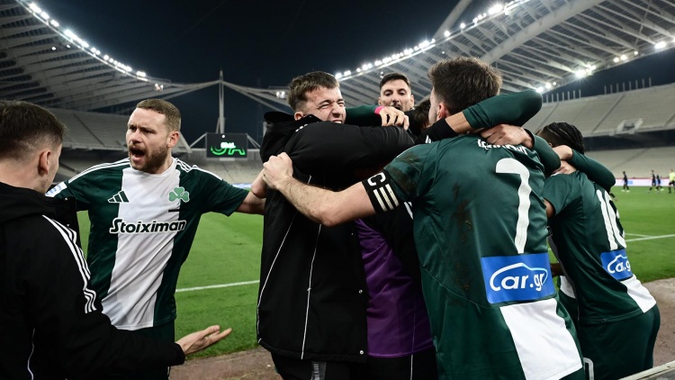 Η αποθέωση του Ούναχι και η υψωμένη γροθιά του Βιτόρια (vid)