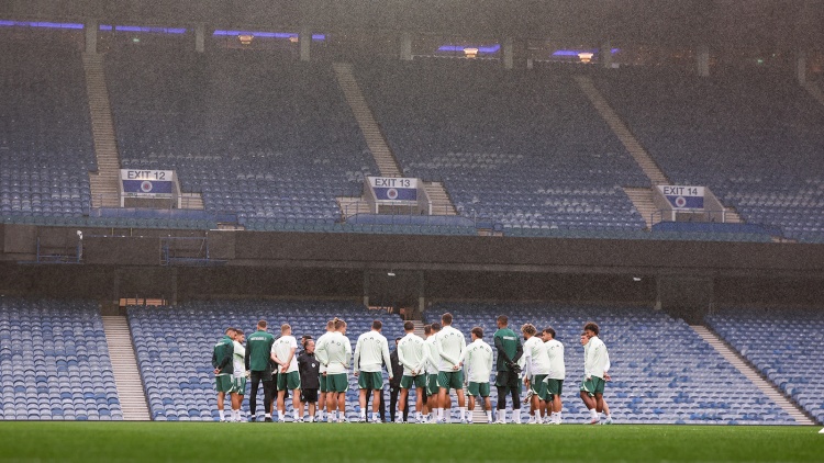 Βροχή και 18°C στην τελευταία προπόνηση του Παναθηναϊκού στο Ibrox – Έτοιμοι για Ρέιντζερς οι «πράσινοι»