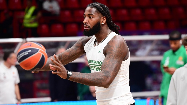 Στο ζέσταμα του Παναθηναϊκού στο ΣΕΦ ο Λεσόρ (vid)