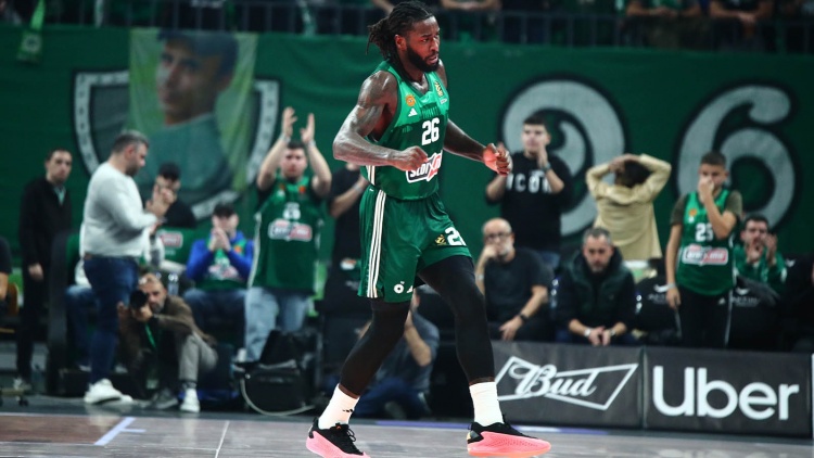 Ατυχία στον Παναθηναϊκό με Λεσόρ, έφυγε τραυματίας για το νοσοκομείο (vid)