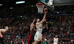 Παπαπέτρου: «Λέμε να παίξουμε συγκεντρωμένη άμυνα και δεν το κάνουμε»