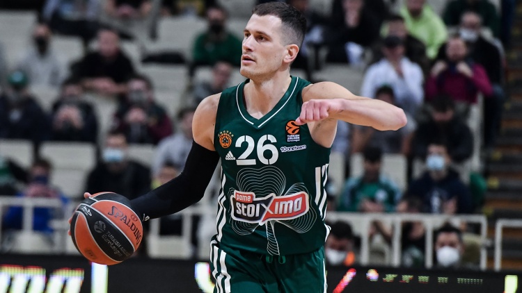 Νέντοβιτς: «Η επιστροφή του κόσμου στα γήπεδα ήταν μεγάλο κίνητρο για την παραμονή μου»