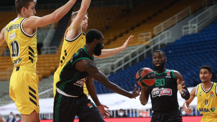 Τα παρασκήνια από τη νίκη του Παναθηναϊκού κόντρα στην Άλμπα (vid)