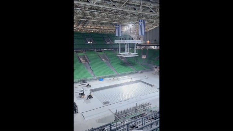 Έτοιμα τα καθίσματα, μπαίνει το glass floor στο καταπράσινο ΟΑΚΑ! (vid)