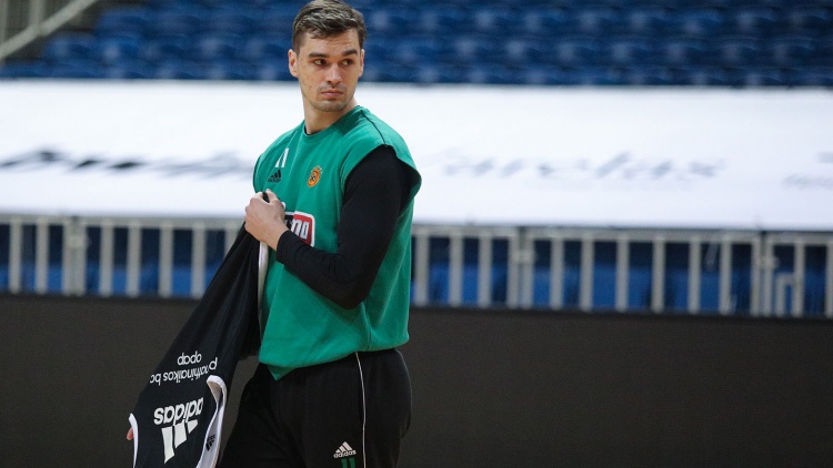 Χεζόνια: «Εννοείται ότι βλέπω τον εαυτό μου στα πράσινα και την επόμενη χρονιά»