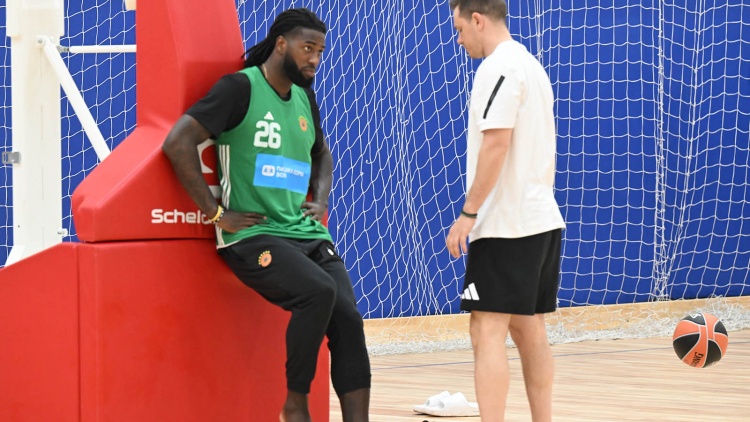 Προπονήθηκε ο Λεσόρ, όλα τα σενάρια πιθανά για τη συμμετοχή του με τη Φενέρμπαχτσε