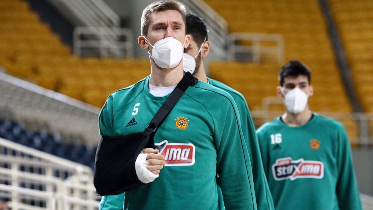 Το μπαταρισμένο χέρι του Μπρέι και οι οδηγίες του Λούμπιν (vid)