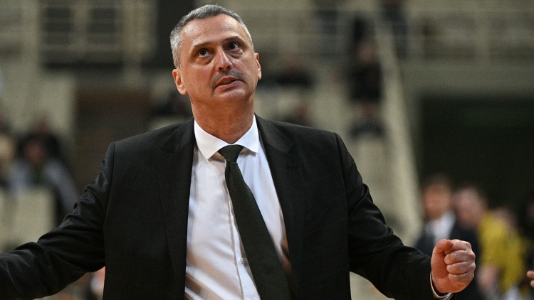 Ράντονιτς: «Η διαφορά ανάμεσα στα δύο ημίχρονα προκαλεί έκπληξη, αλλά είμαι ευχαριστημένος»