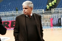 Σκληρή γλώσσα από Παπαδόπουλο