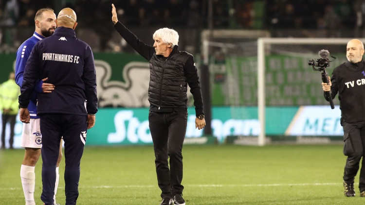 Η ψυχραιμία του Γιοβάνοβιτς και οι αντιδράσεις του πάγκου (vid)